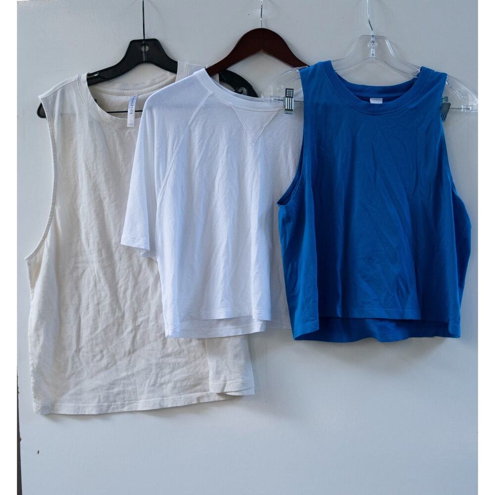 Fabletics Women Bundle of 3 Gym Tank Tops Cropped Shirts Size Large NWOT